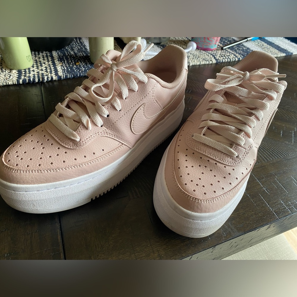 Nike Court Vision Alta platforms sz 10 NWOT light pink
